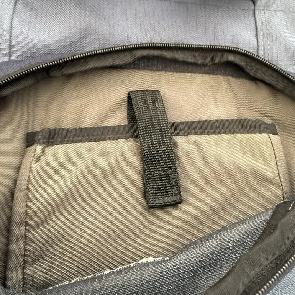Jansport Messenger Bag Adjustable Crossbody Strap Travel Zippers Laptop Sleeve